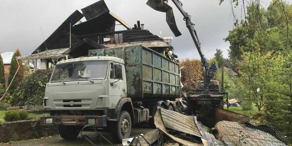 Вывоз мусора после пожара с утилизацией в Твери в октябре