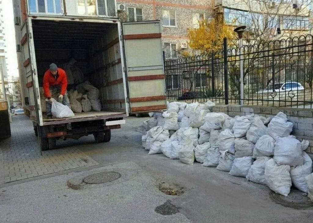 Вывоз мусора после переезда в Твери в октябре