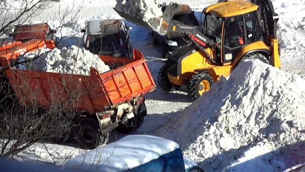 Вывоз снега с погрузкой в Твери для организаций и частных лиц в октябре